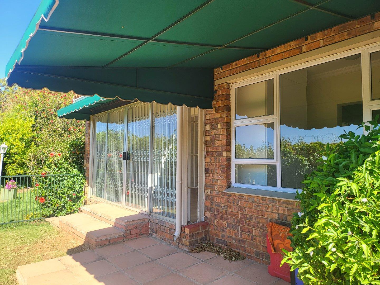 1 Bedroom Townhouse for sale in Cresta P24113569683