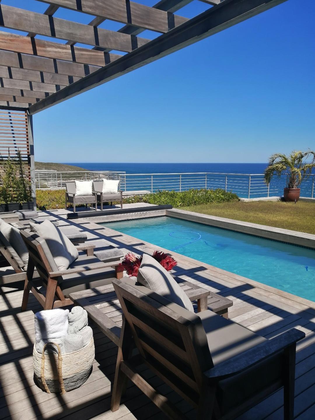 6 Bedroom House for sale in Romansbaai Estate 340 Oystercatcher P24