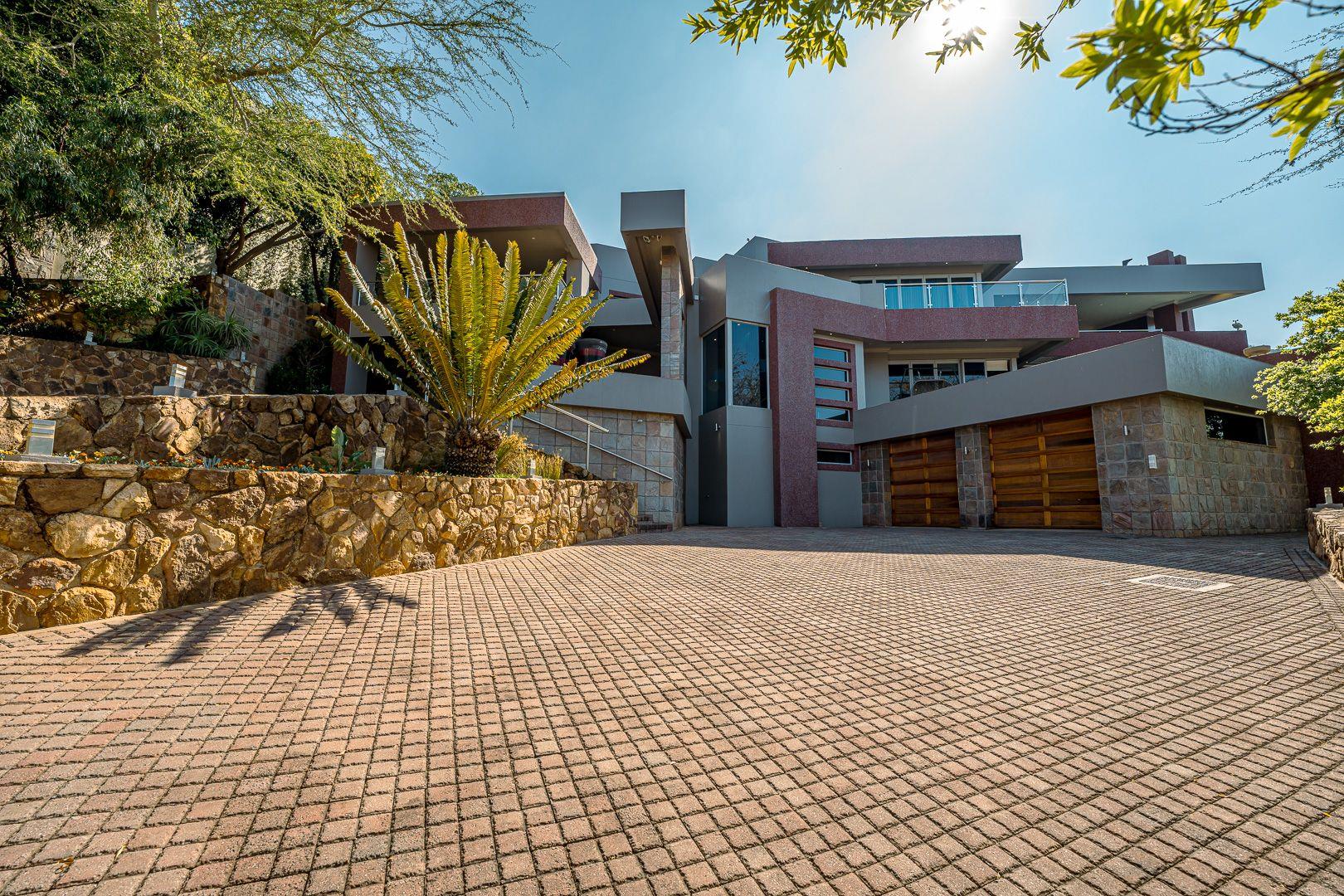 4 Bedroom House for sale in Featherbrooke Estate 1230 Crow's Nest