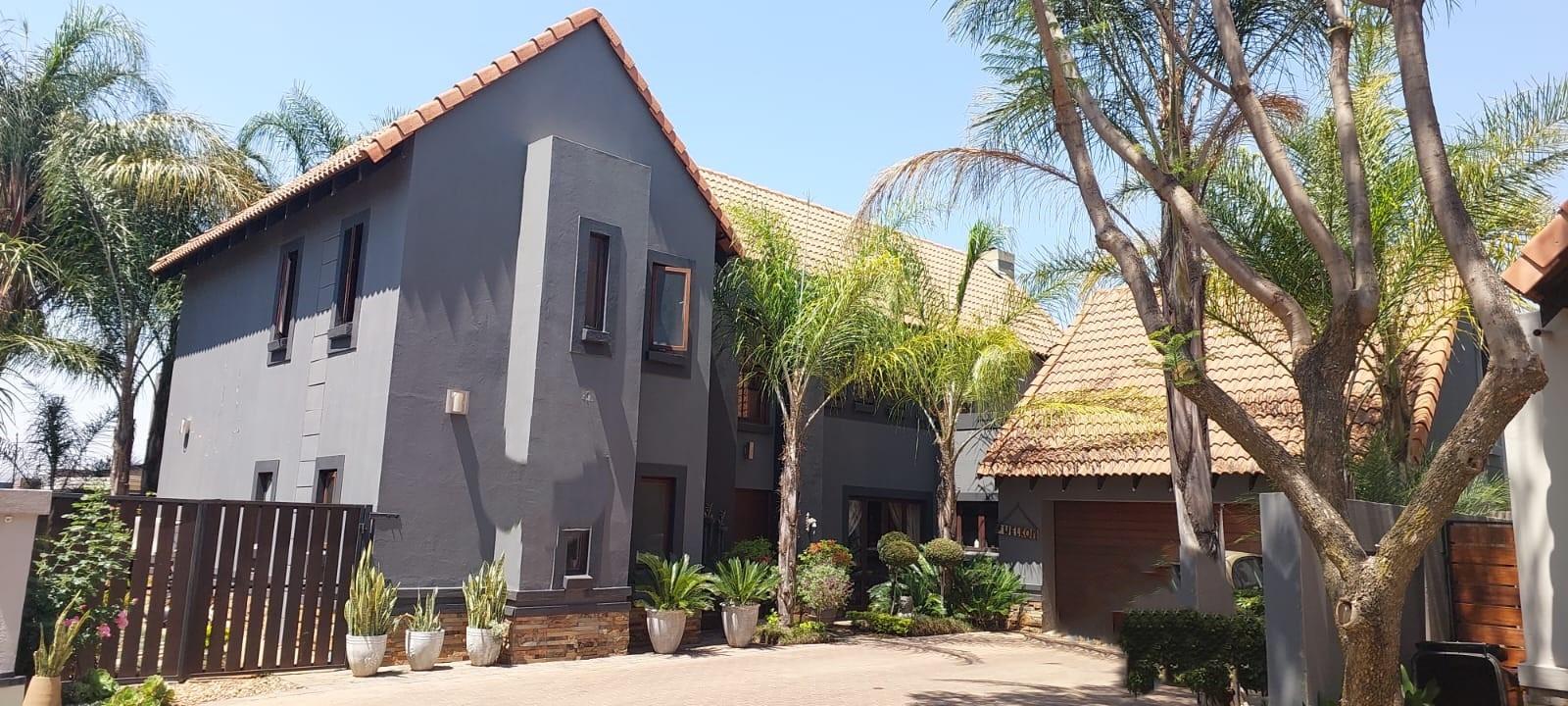 Silver Stream Estate Property Property and houses to rent in Silver