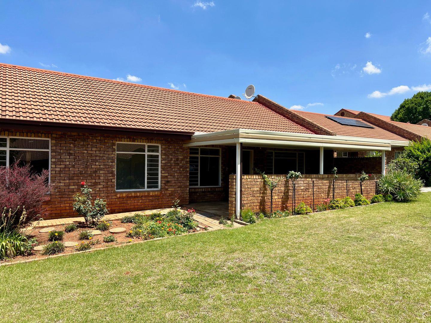 3 Bedroom Townhouse for sale in Lynnwood P24113571861