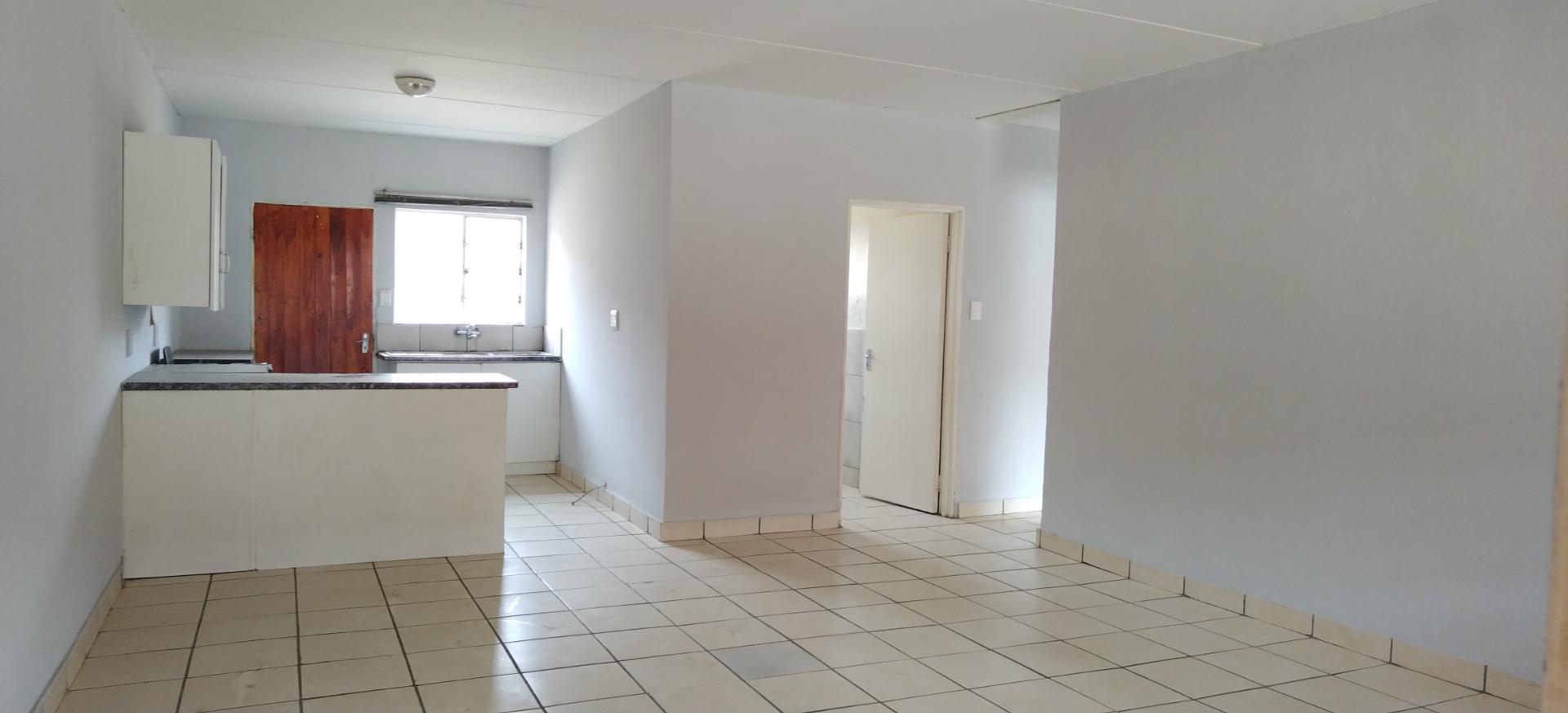 2 Bedroom Apartment / flat to rent in Elsburg P24113573267