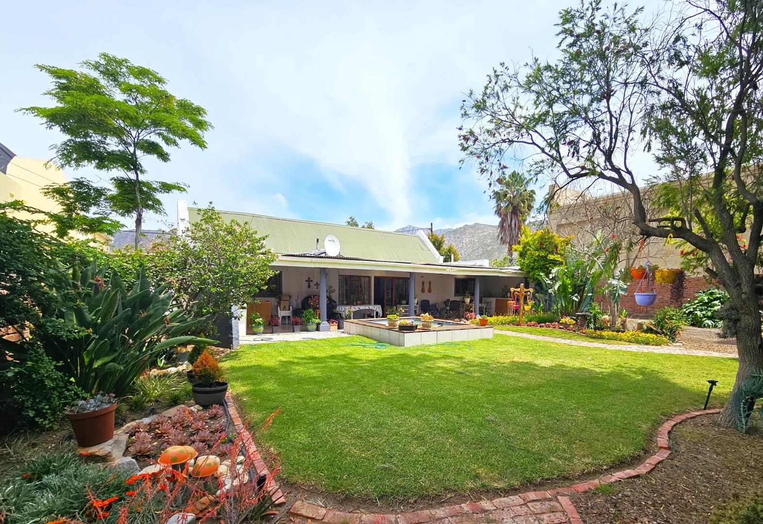 3 Bedroom House for sale in Montagu P24113573807