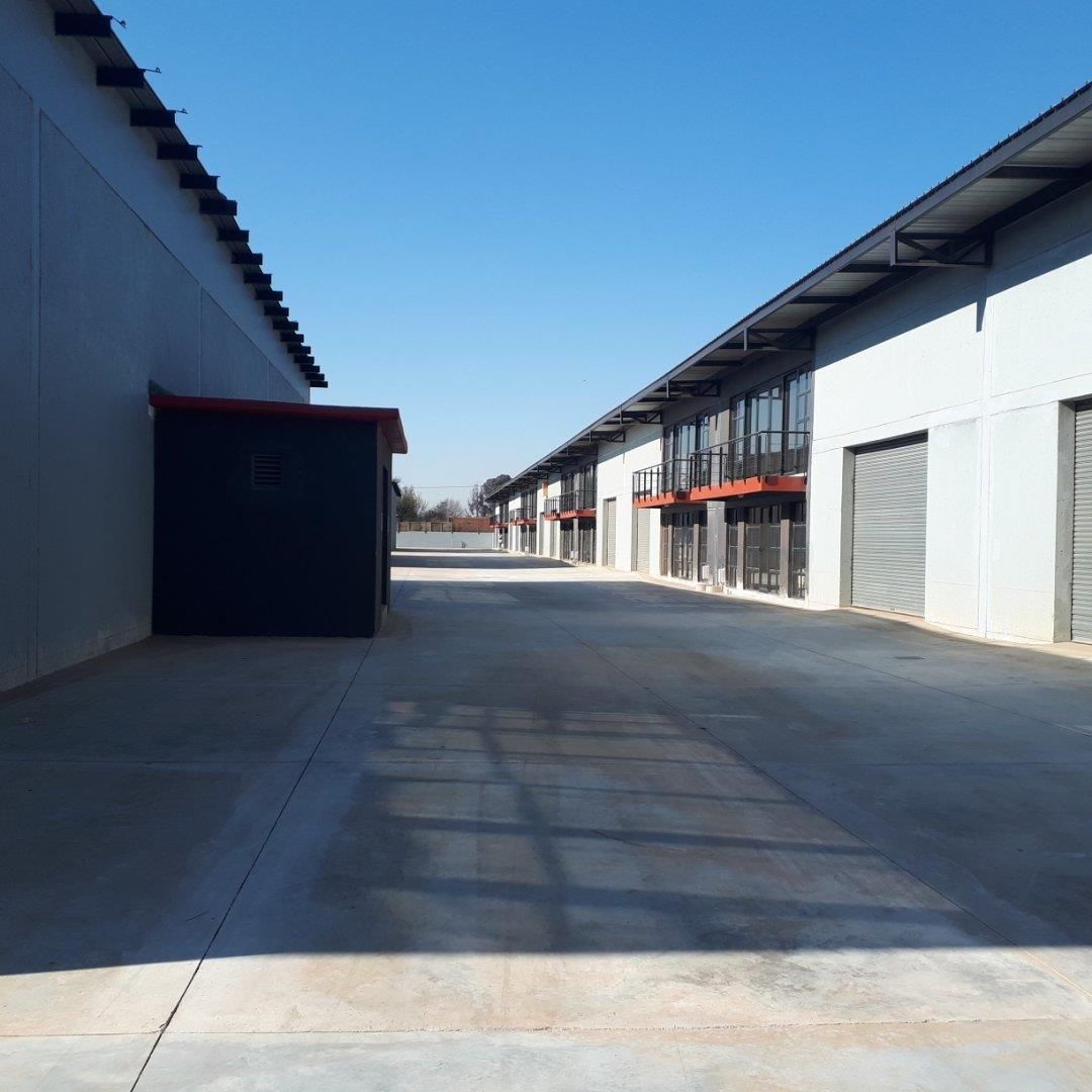 Commercial property to rent in Pomona P24106561191