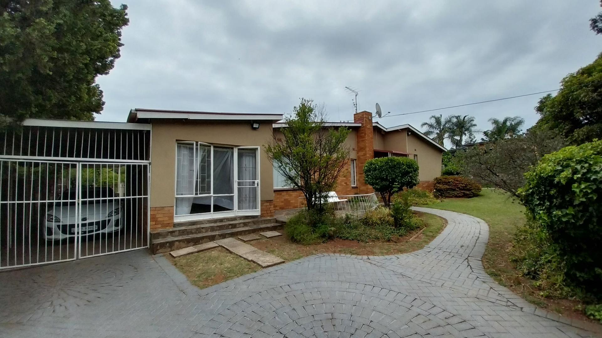 4 Bedroom House for sale in Valhalla P24113578334