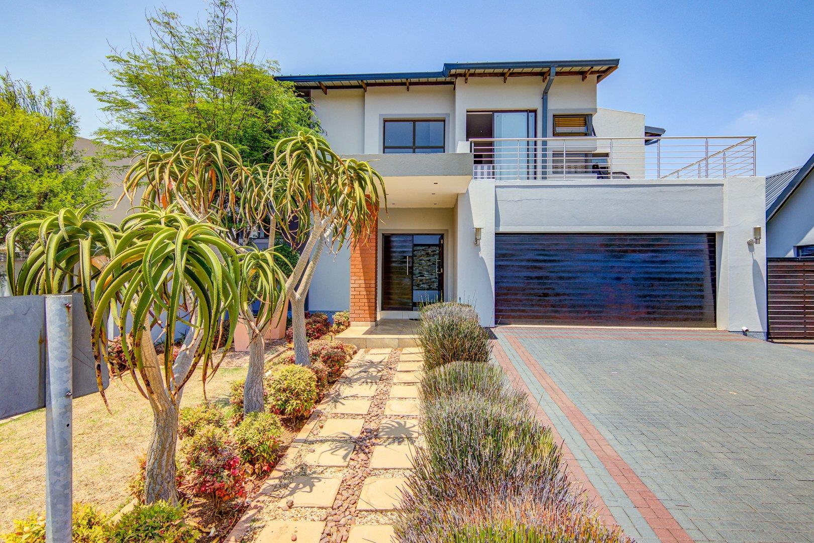 5 Bedroom House for sale in Glen Eagle Estate P24113578613