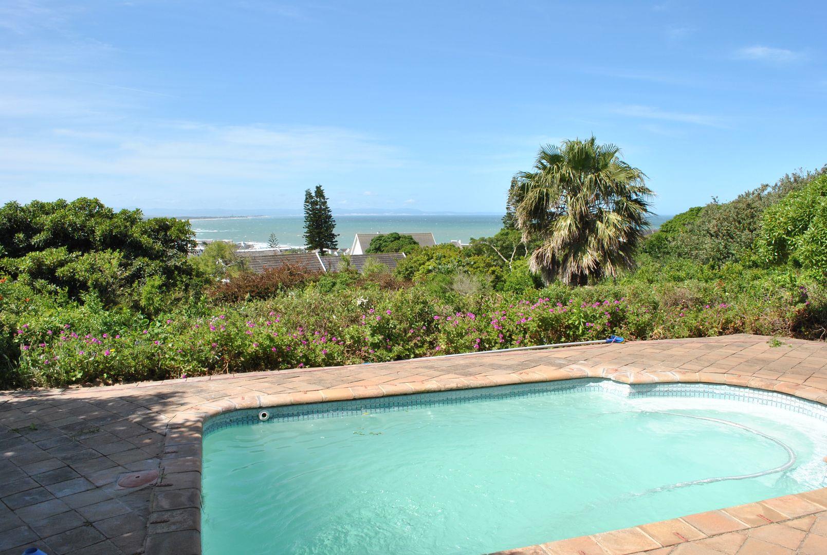 4 Bedroom House to rent in St Francis Bay Village P24113579562