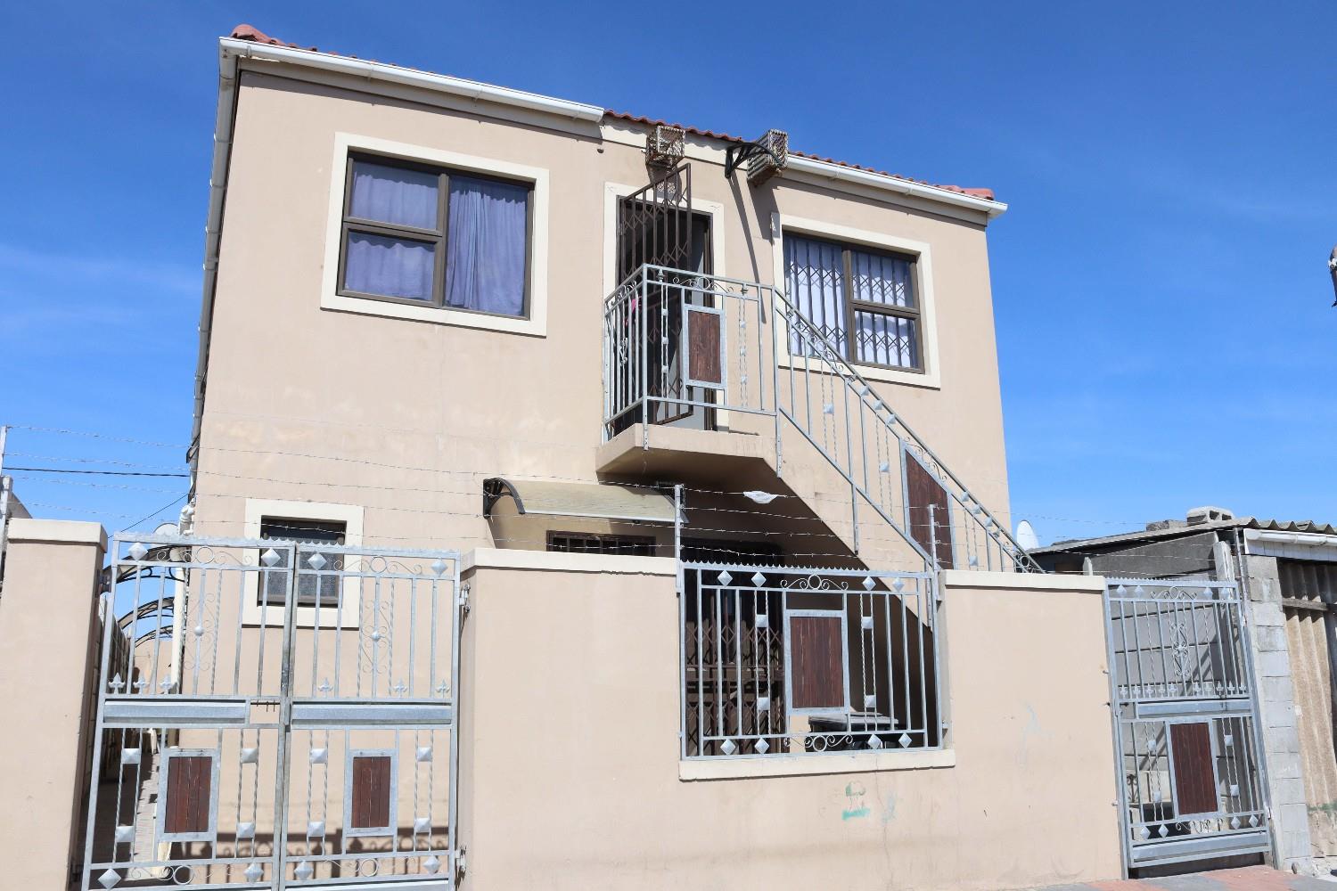 14 Bedroom House for sale in Delft South P24113579586