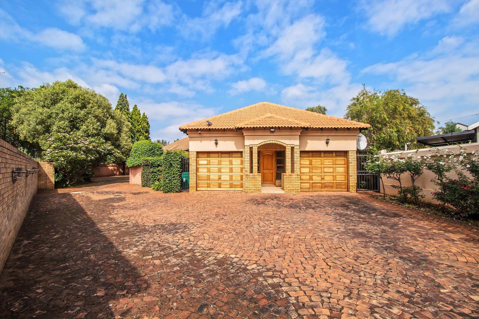 3 Bedroom House for sale in Lynnwood P24113579691