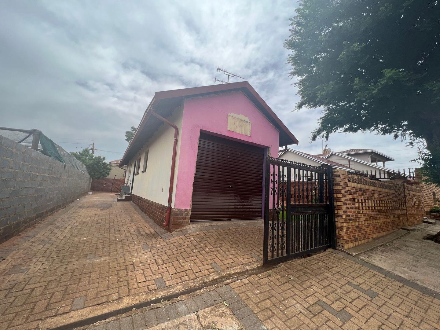 Protea North Property Property and houses to rent in Protea North