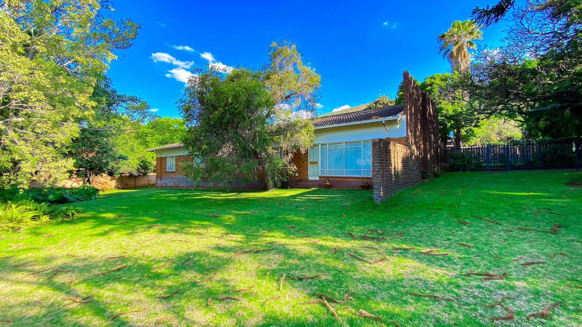 5 Bedroom House for sale in Pretoria North P24113452801