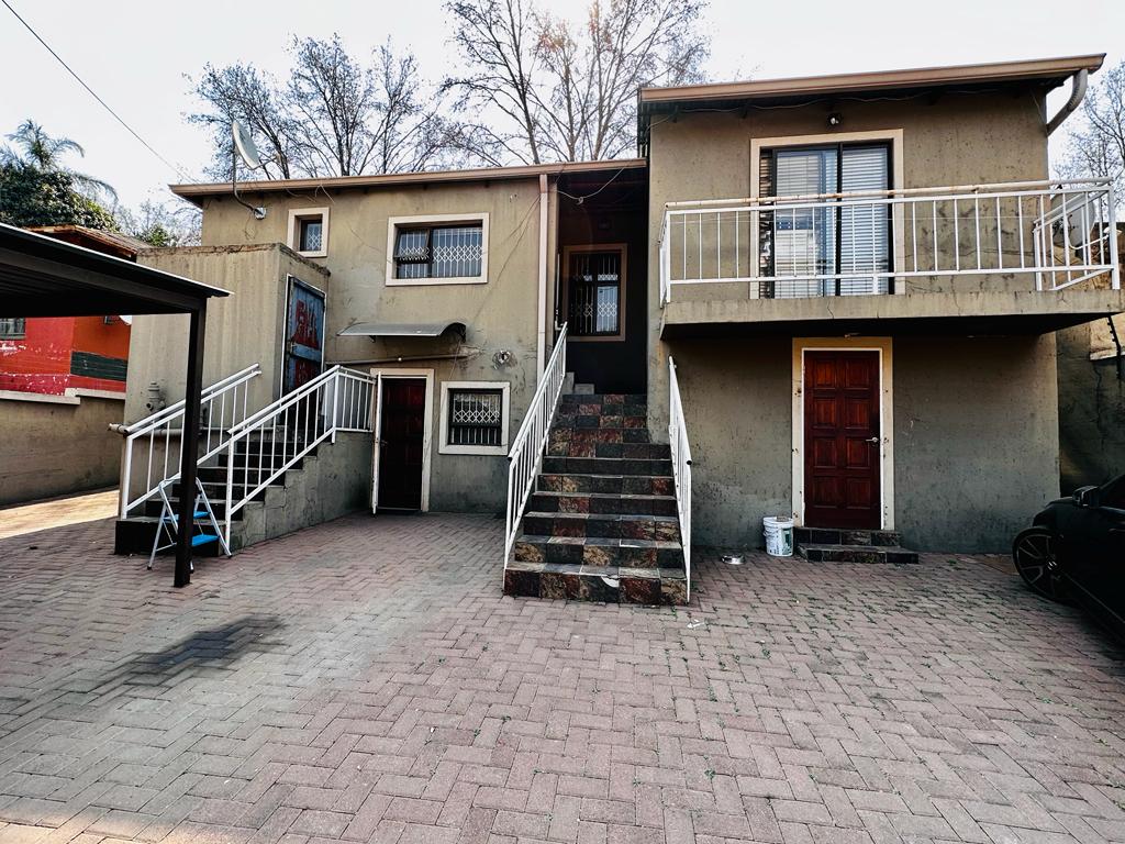 3 Bedroom House for sale in Bezuidenhout Valley P24113580830