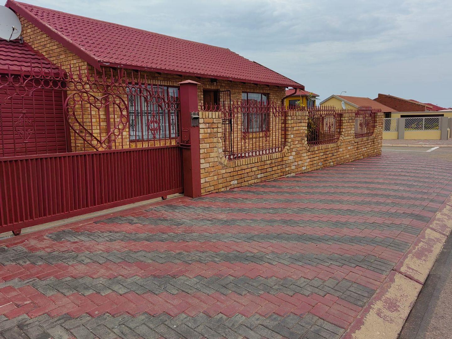 2 Bedroom House for sale in Mabopane Unit X P24113580958