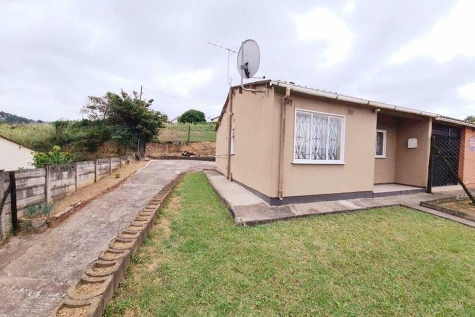 2 Bedroom Townhouse for sale in Trenance Manor P24113581926