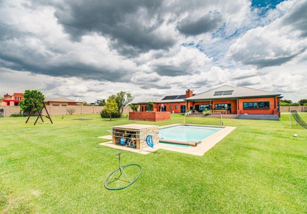 5 Bedroom House for sale in Dunblane Lifestyle & Equestrian Estate