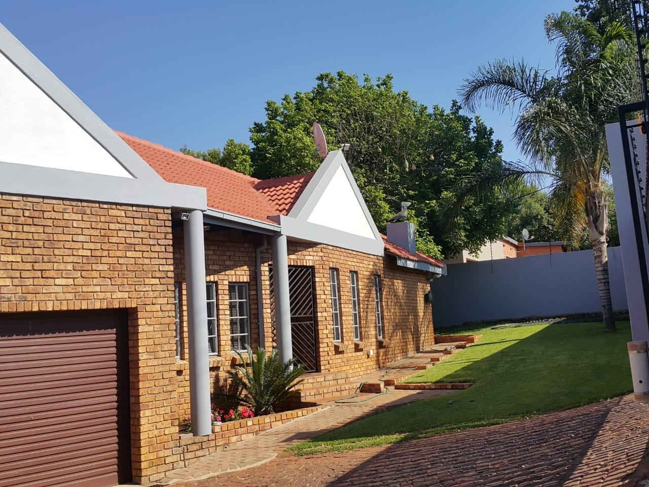 3 Bedroom House for sale in Monument Park 119 Skilpad Road P24