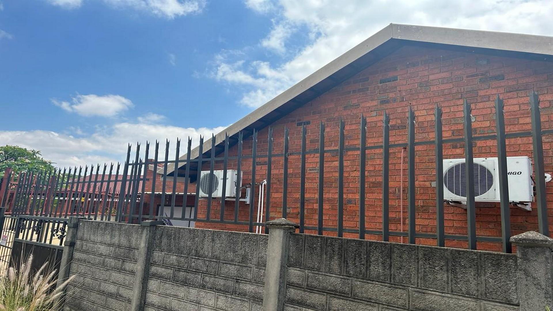 Commercial property for sale in Bodorp P24113583241