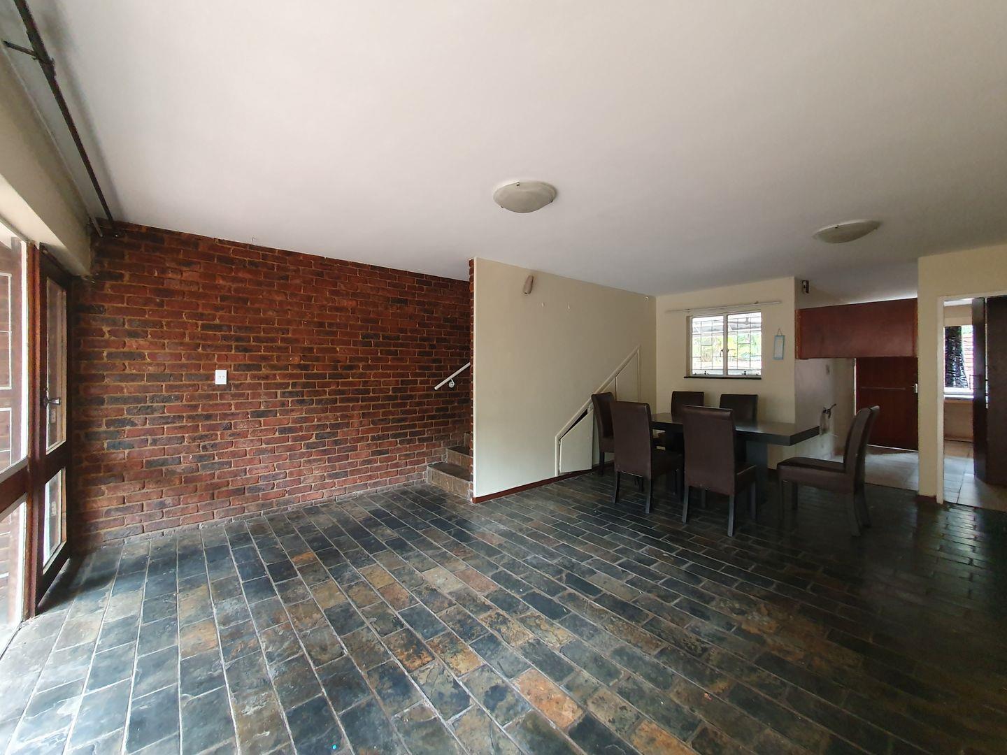 2 Bedroom Townhouse for sale in Sunnyside P24113583904