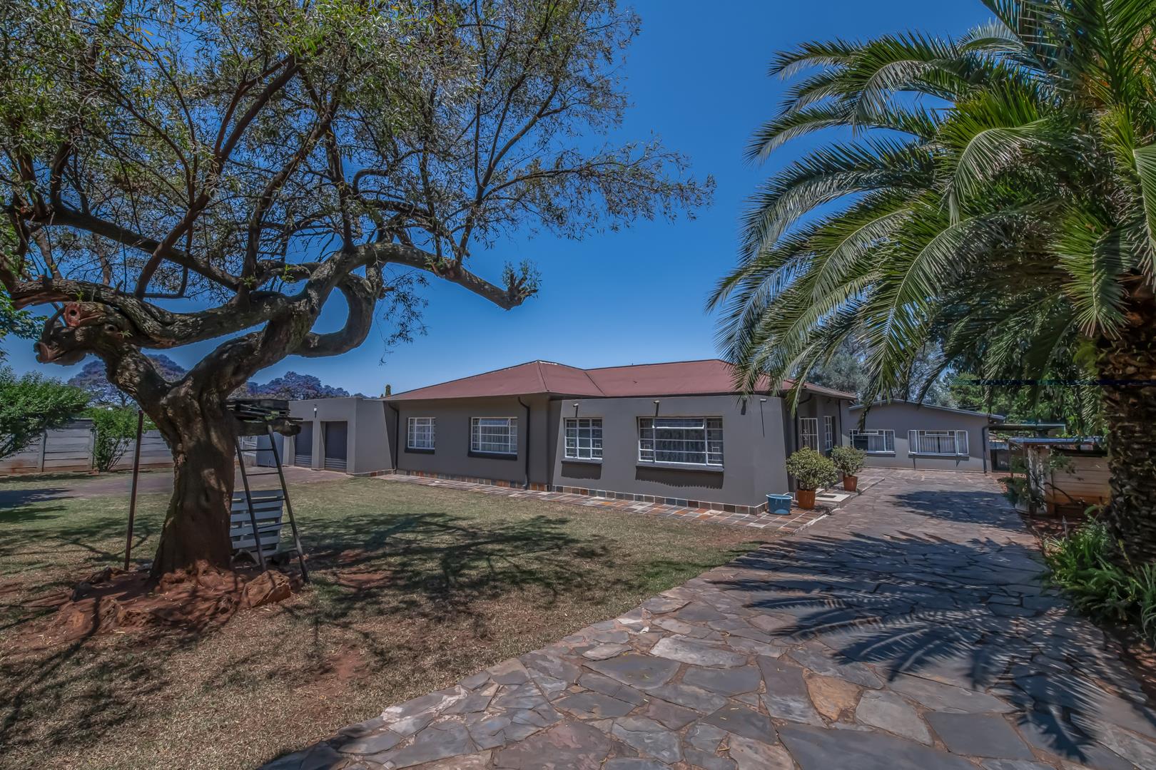 6 Bedroom House for sale in Valhalla P24113584877