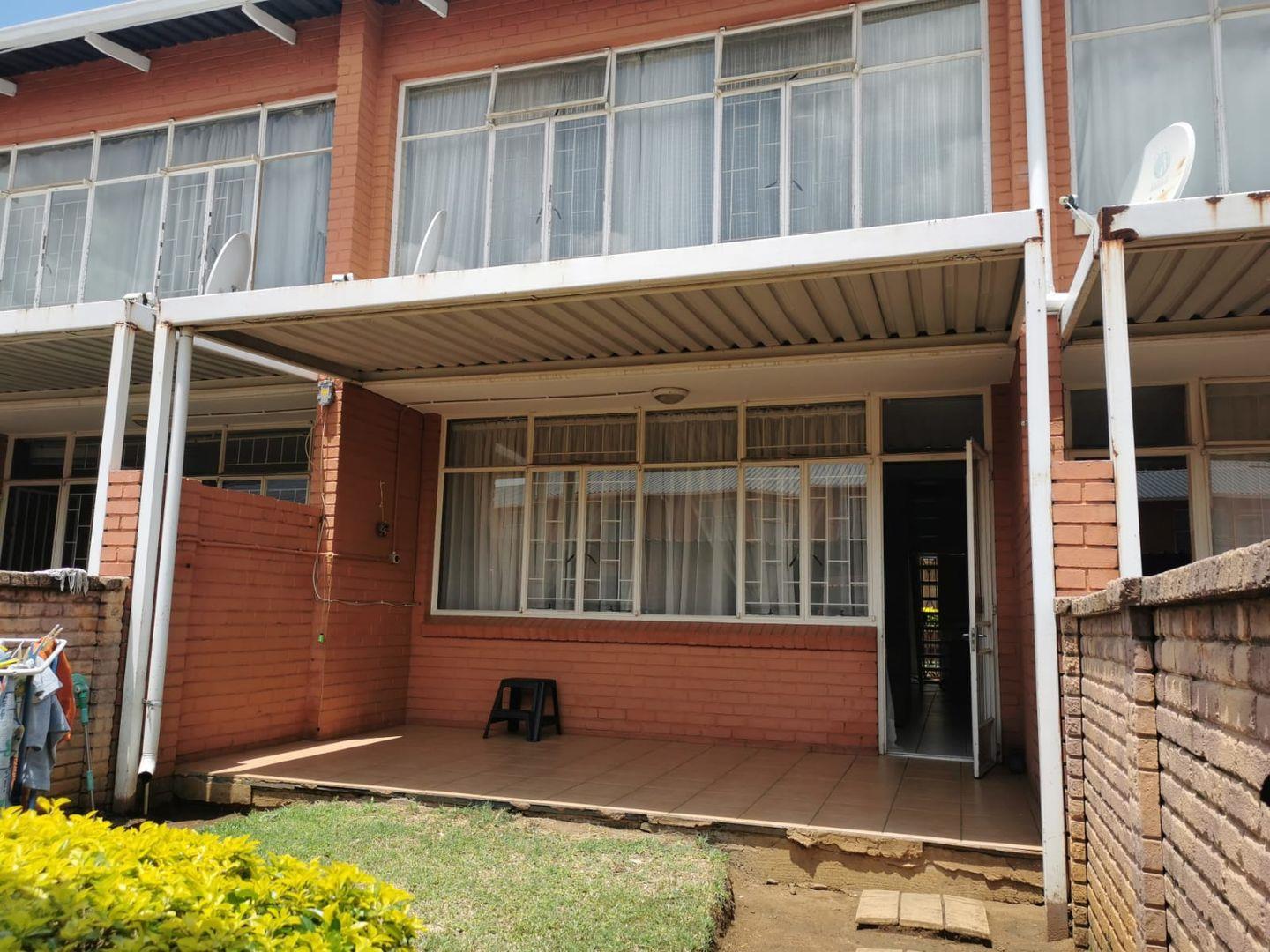 3 Bedroom Townhouse for sale in Silverton P24113585352