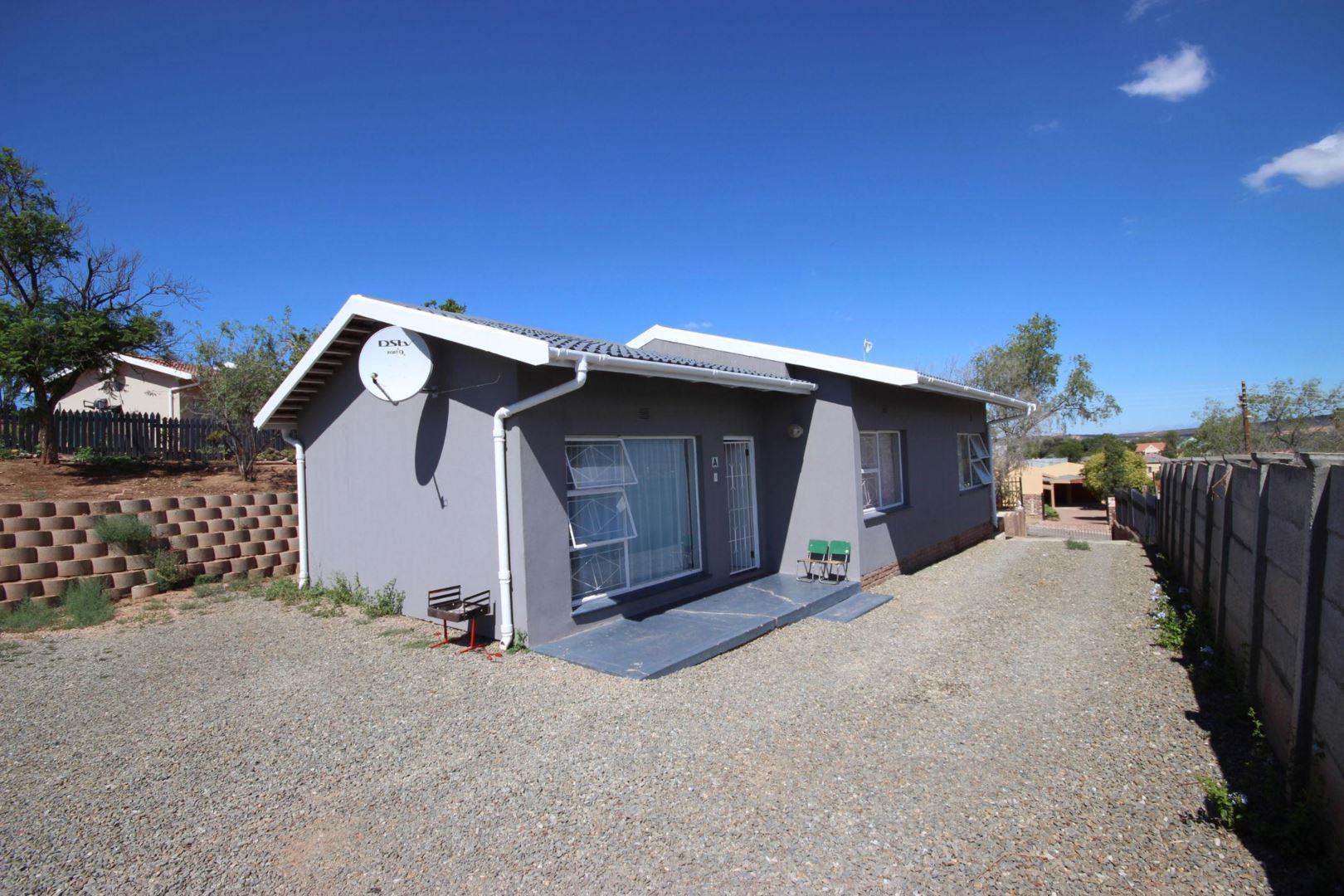 2 Bedroom House for sale in Oudtshoorn Central 10 Jonker Street P24