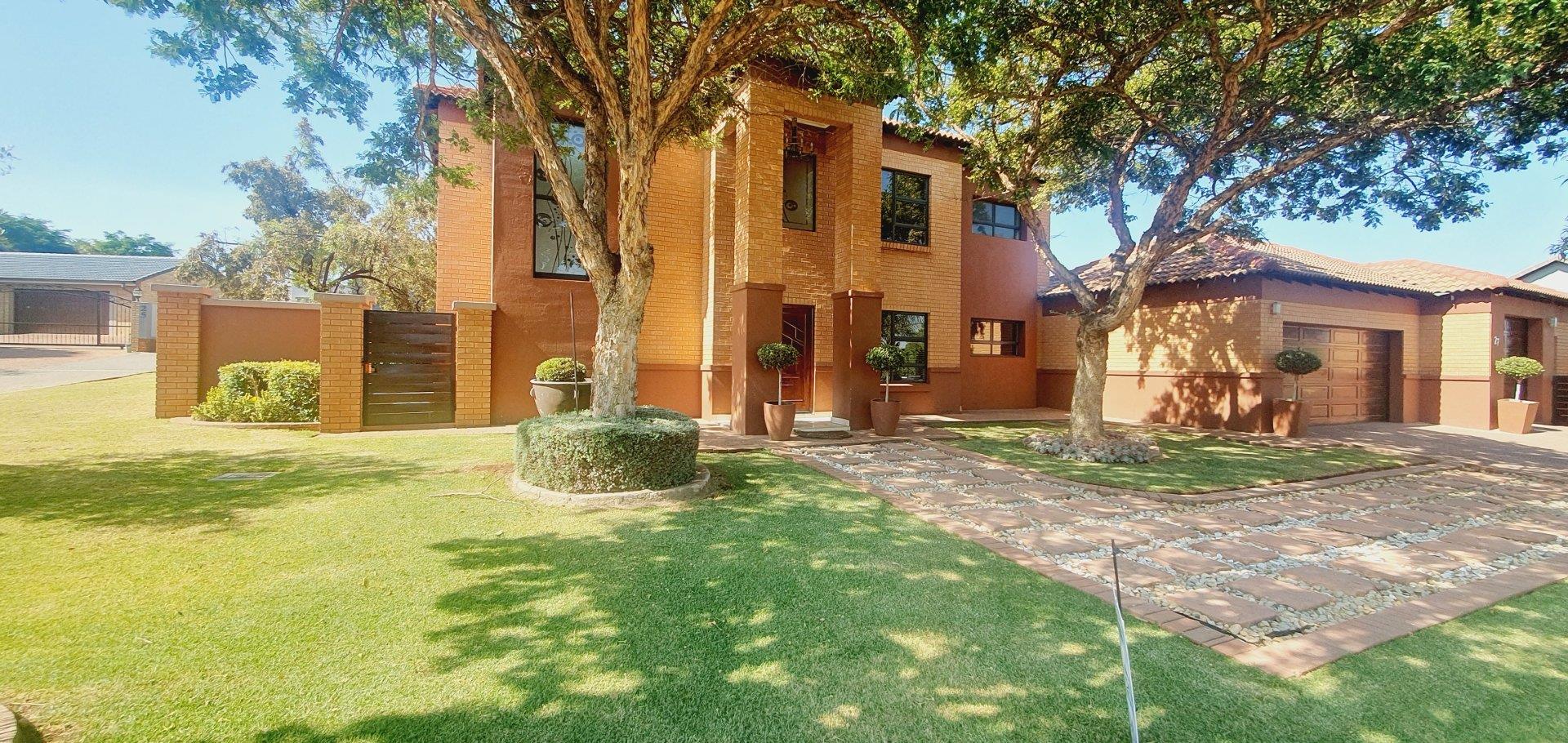 4 Bedroom House for sale in Midstream Hill Estate P24113589464