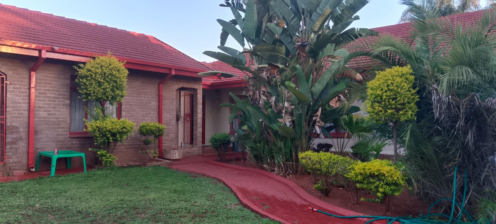 3 Bedroom House for sale in Flora Park P24113589868