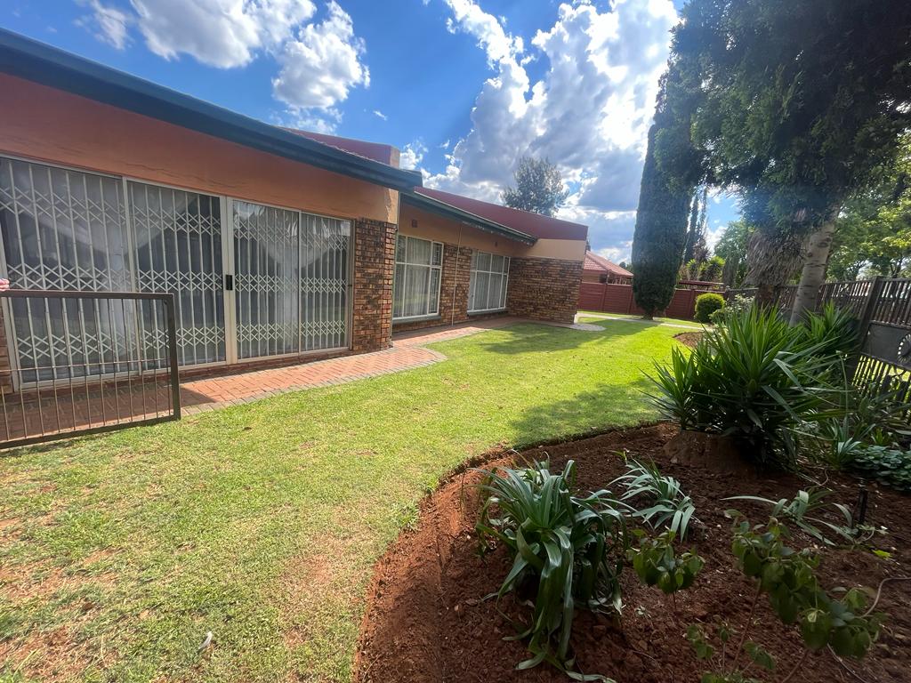 3 Bedroom House for sale in Vanderbijlpark SE 2 P24113589913
