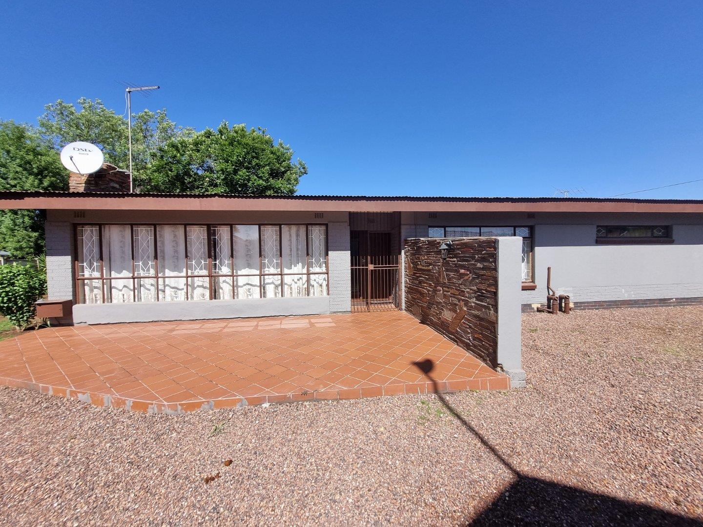 4 Bedroom House for sale in Vanderbijlpark SW 1 P24113590139