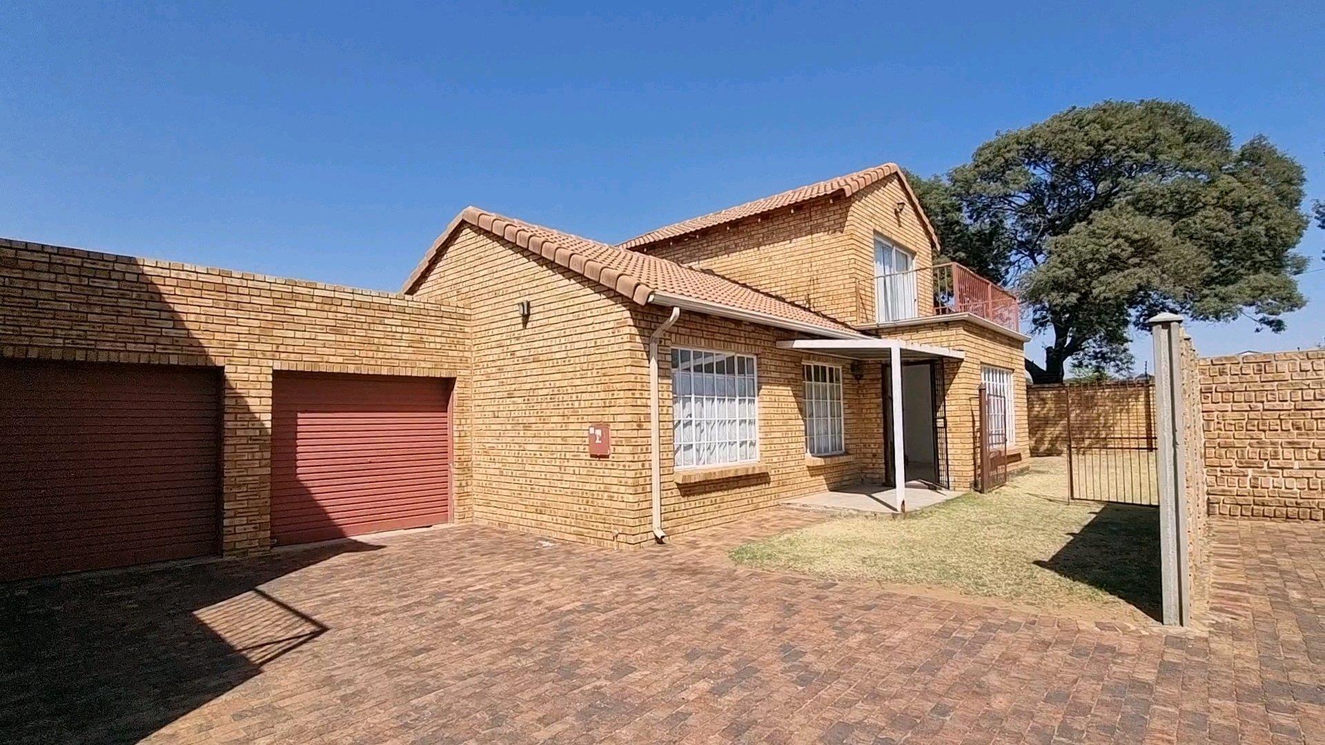 Property and houses for sale in Roodepoort Roodepoort Property