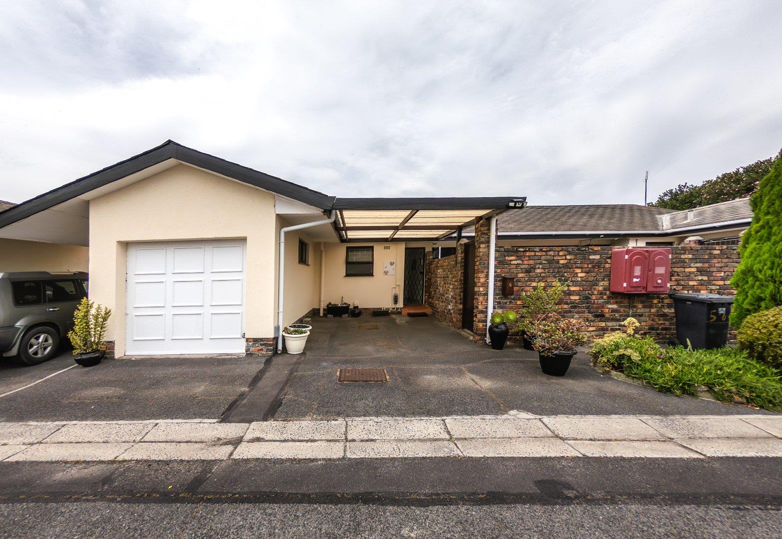 Townhouses for sale in Somerset West Somerset West Property