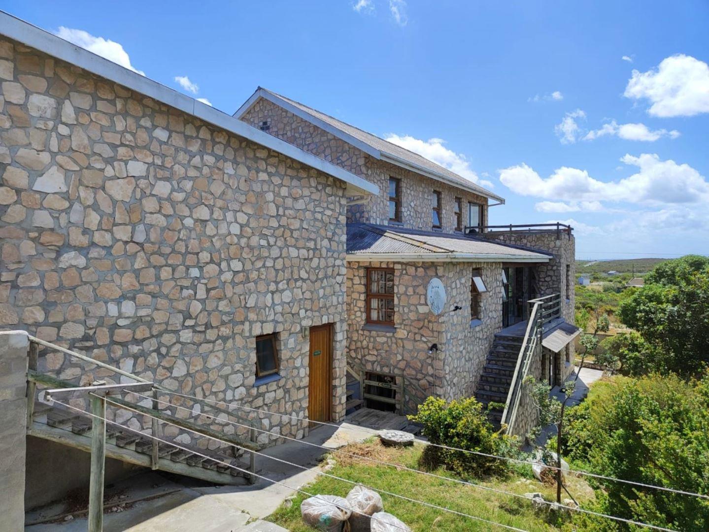 7 Bedroom House for sale in Arniston P24113586394