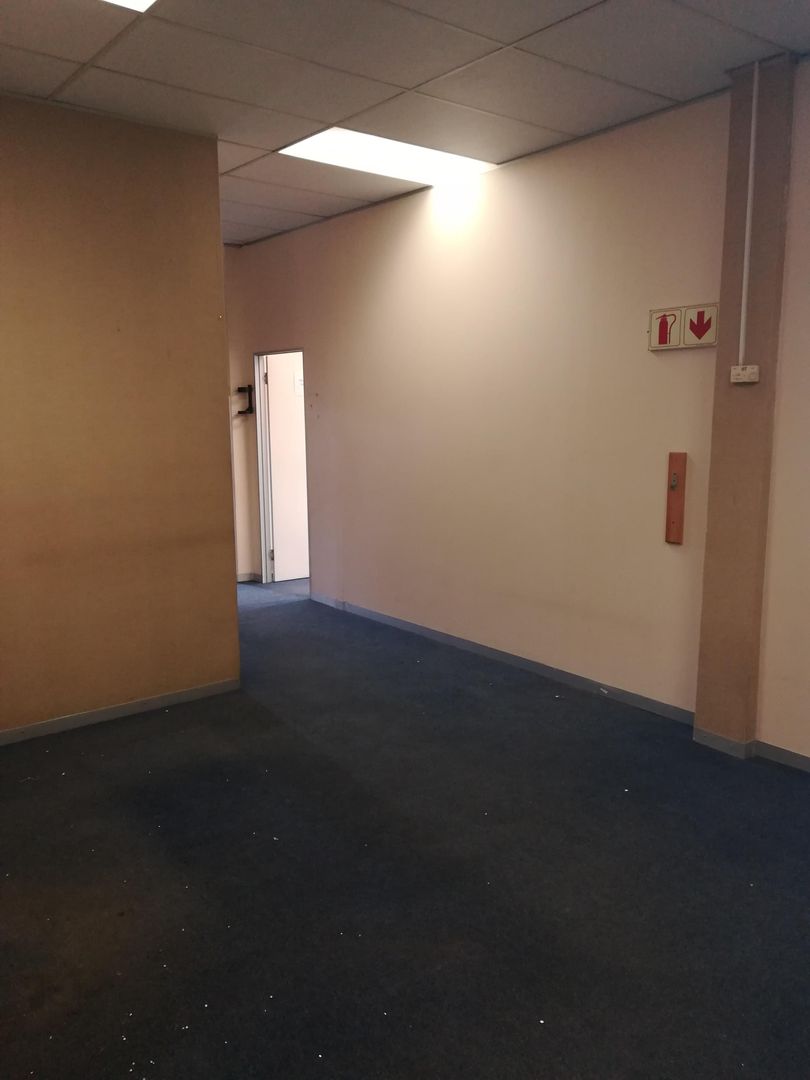 Commercial property to rent in Kempton Park Ext 1 Office 06, 16