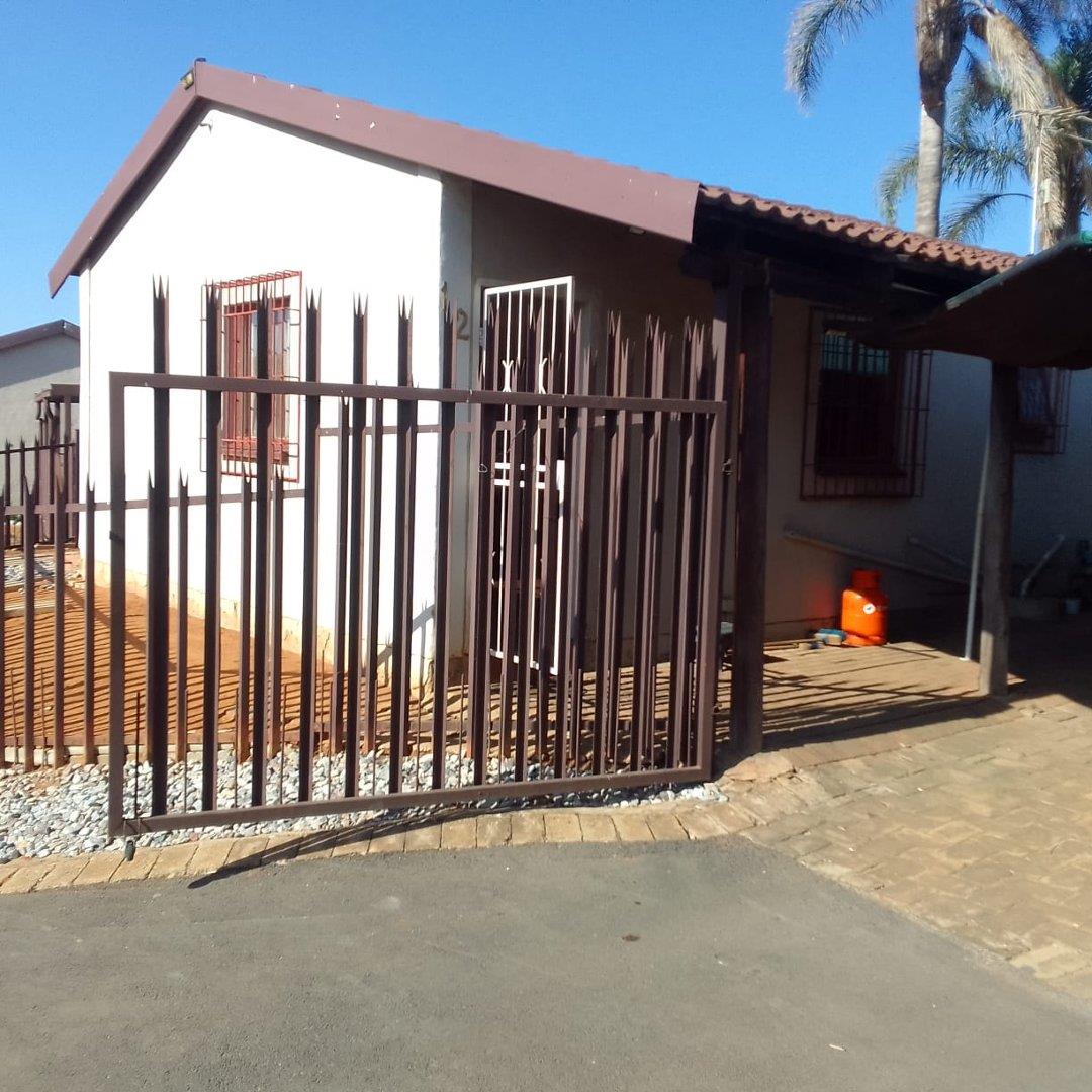 3 Bedroom Townhouse for sale in Agavia 12 Moorcroft Gardens 55