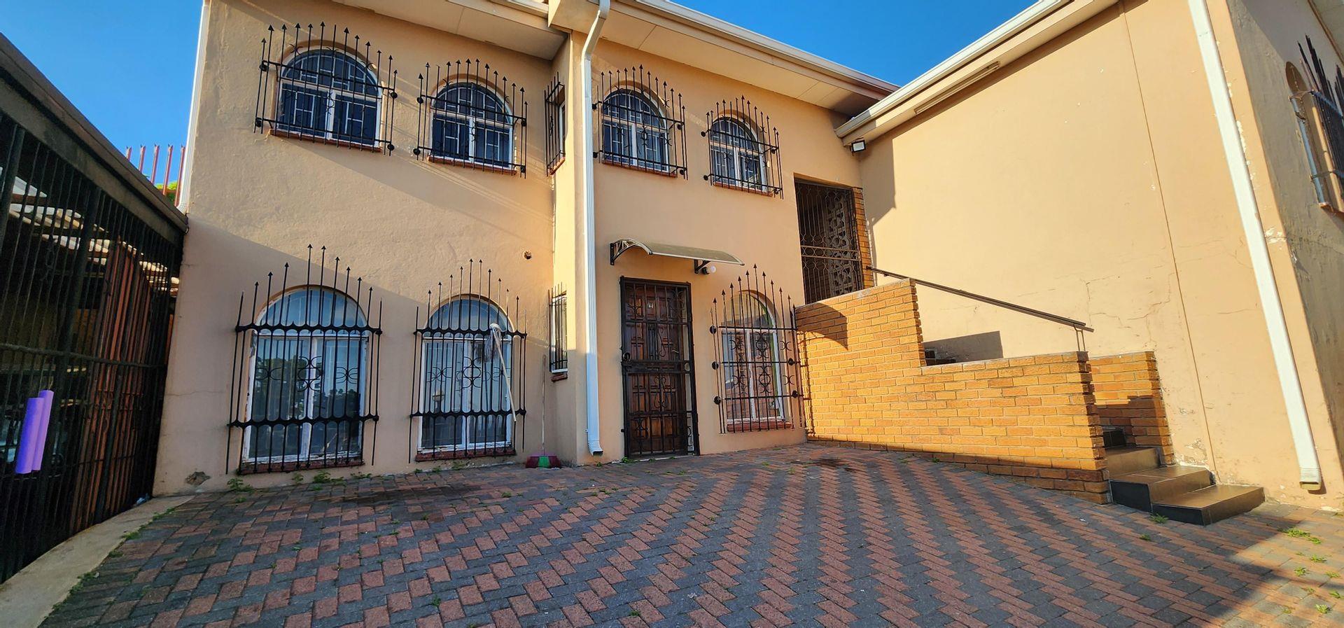 7 Bedroom House for sale in Laudium P24113595108