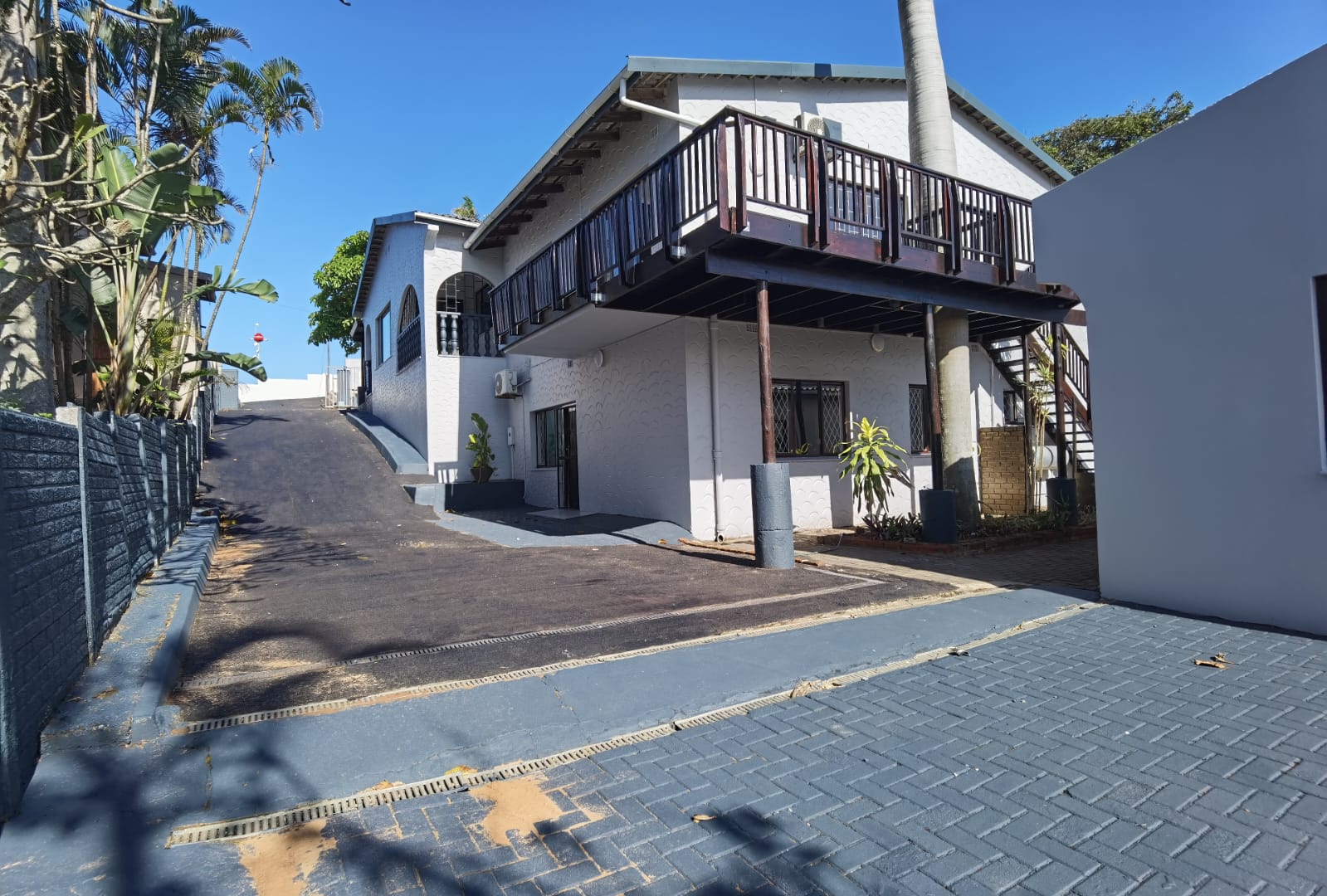 8 Bedroom House for sale in Salt Rock 12 Ocean Drive P24113595960