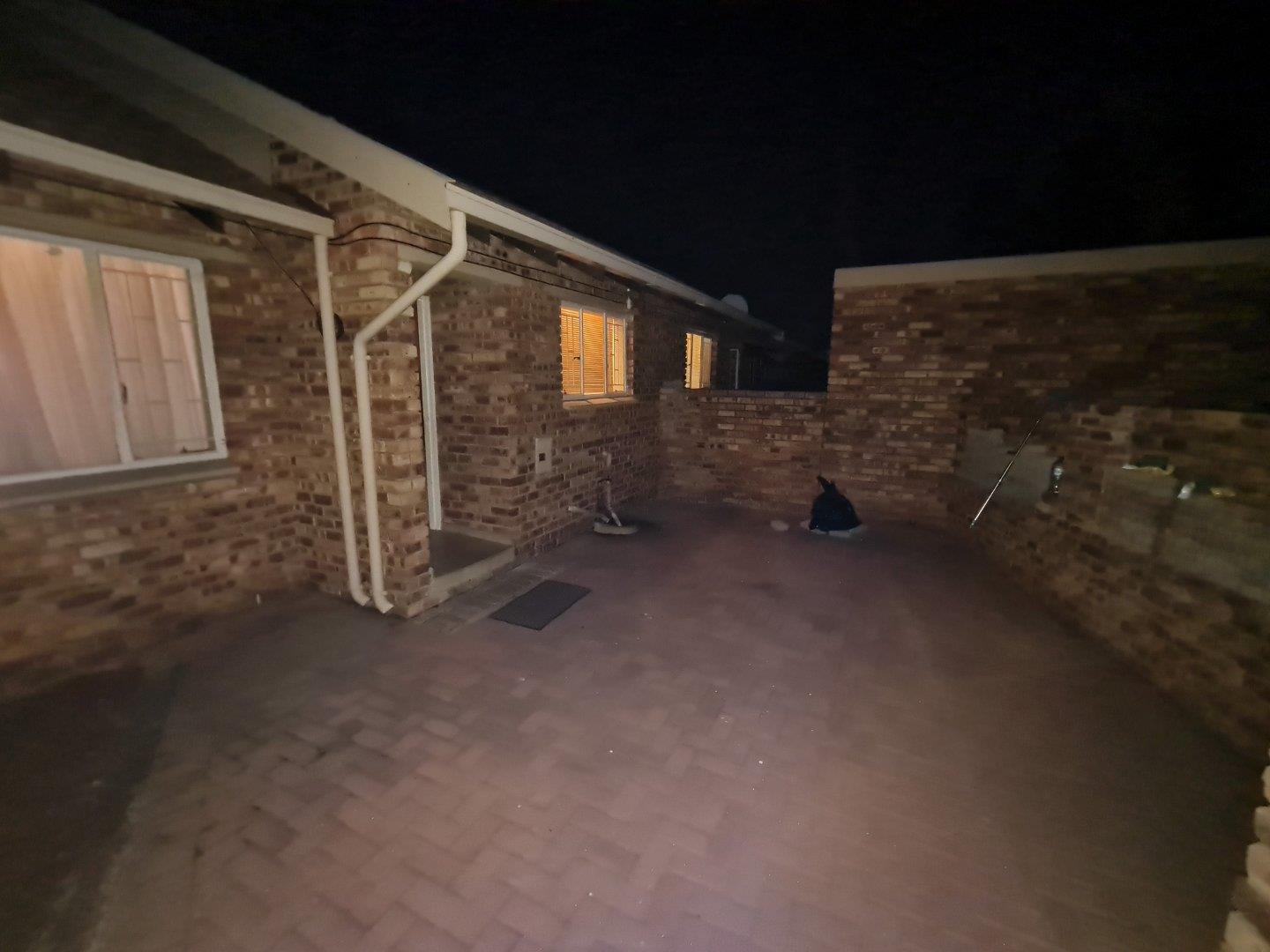 3 Bedroom Townhouse for sale in Terenure 26 Kwikstertjie, 2b