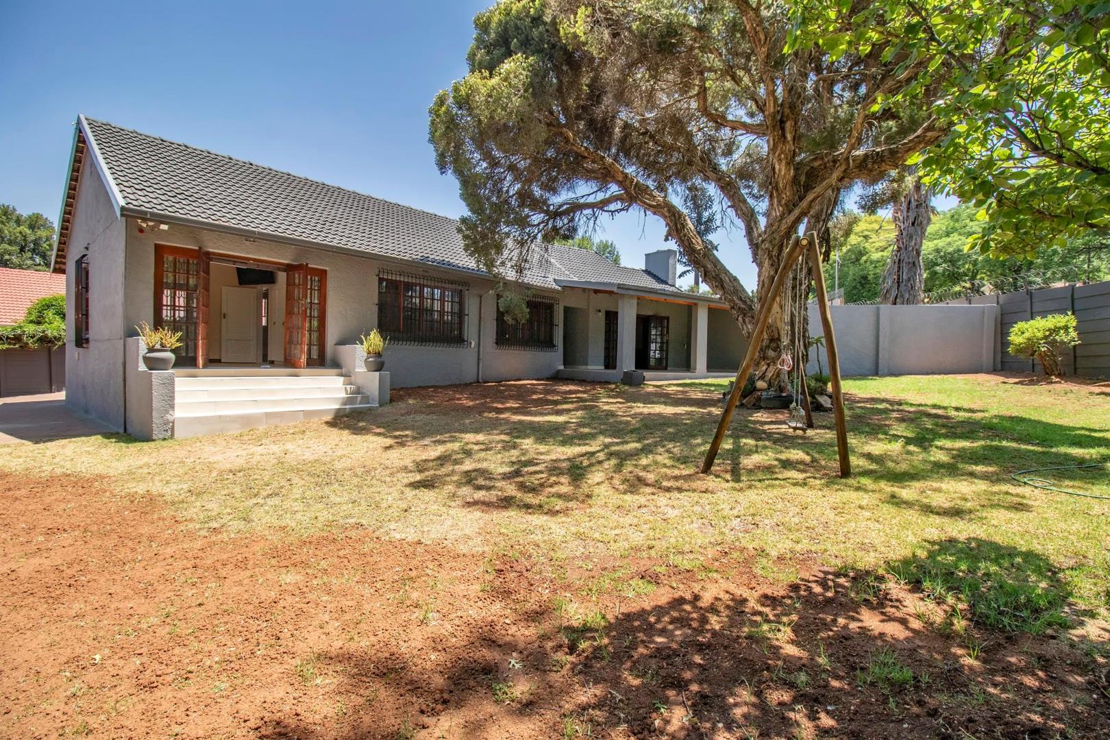 3 Bedroom House for sale in Blairgowrie P24113598250