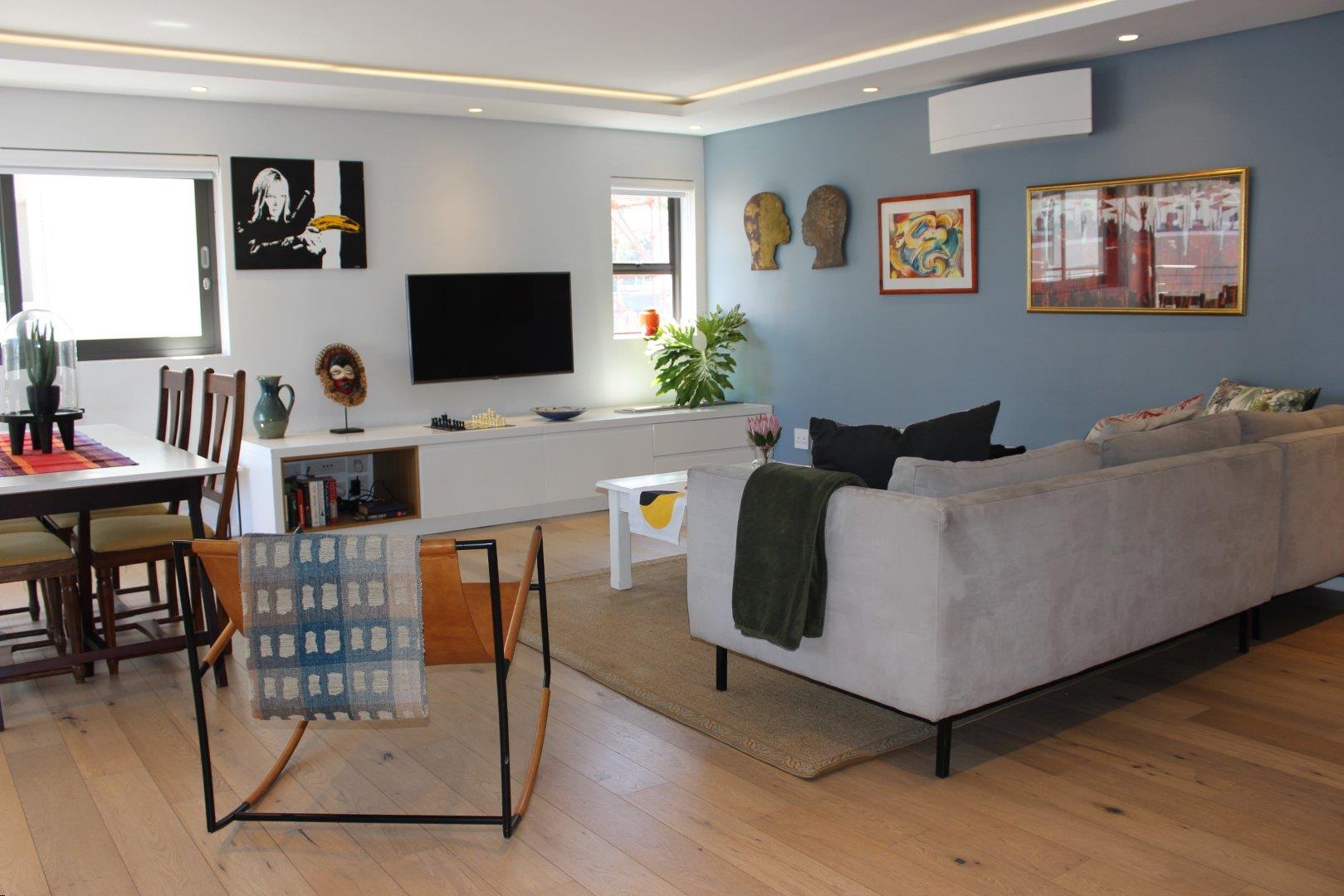 2.5 Bedroom Apartment / flat for sale in Sea Point 216 High Level