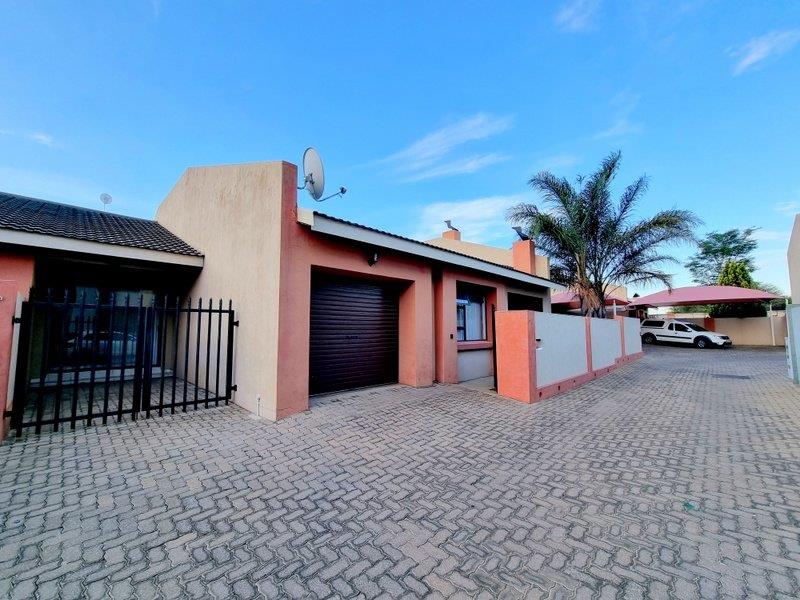 2 Bedroom Townhouse for sale in Eagles Crest P24113598762