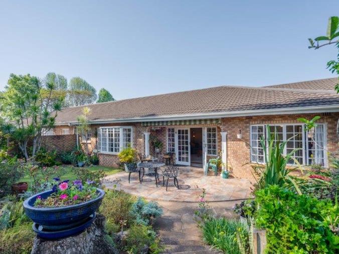 2 Bedroom Townhouse for Sale in Hillcrest Central