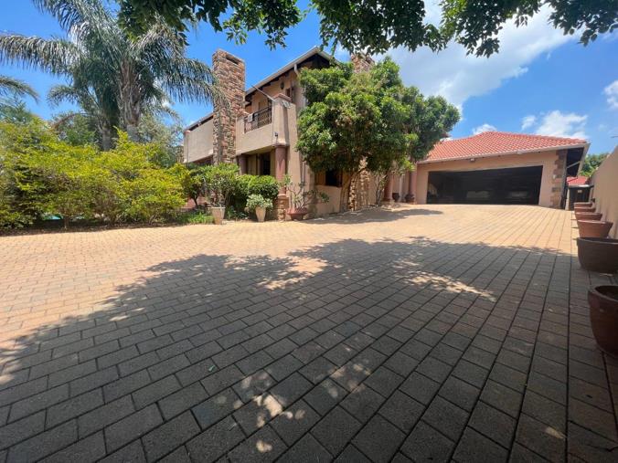 4 Bedroom House for Sale in Poortview