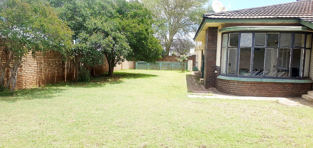 6 Bedroom House for sale in Witbank Ext 10 P24113602060