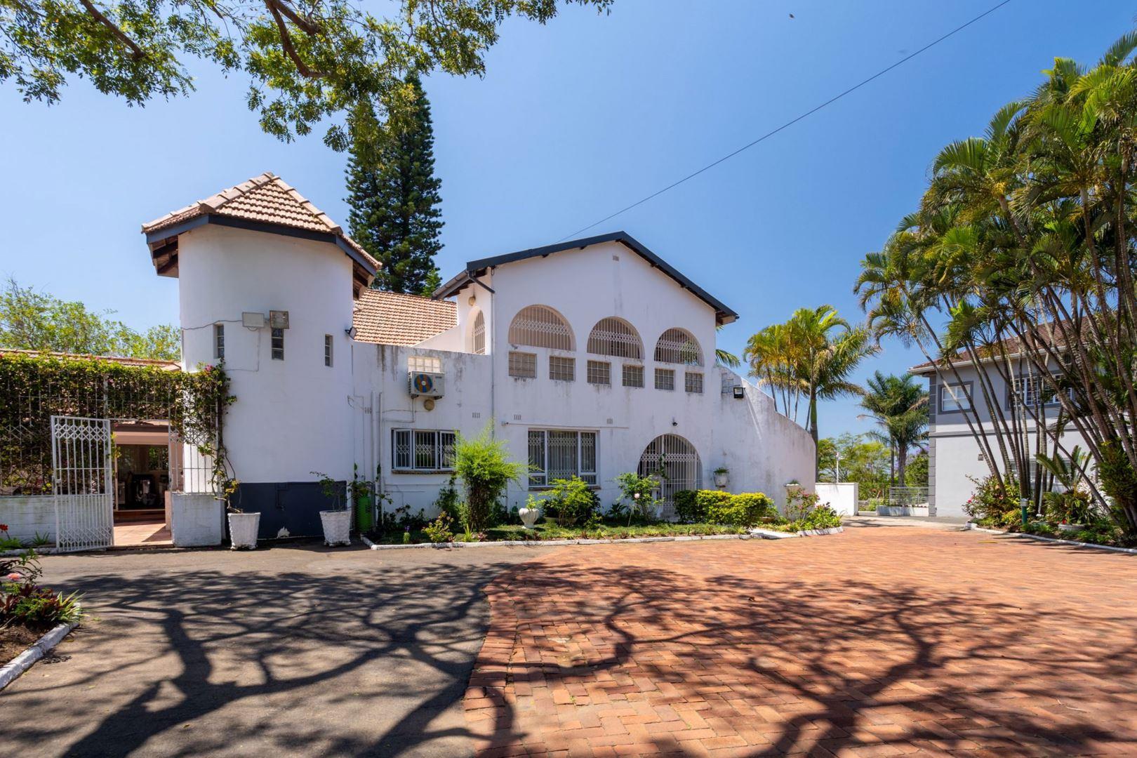 15 Bedroom House for sale in Berea West P24113602253