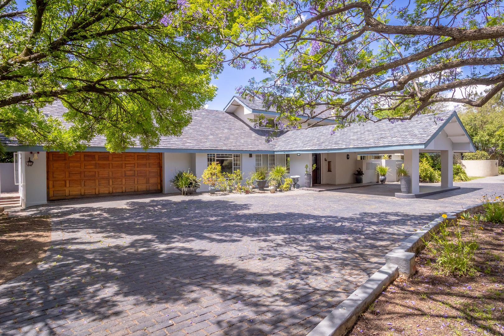 5 Bedroom House for sale in Chartwell P24113602576