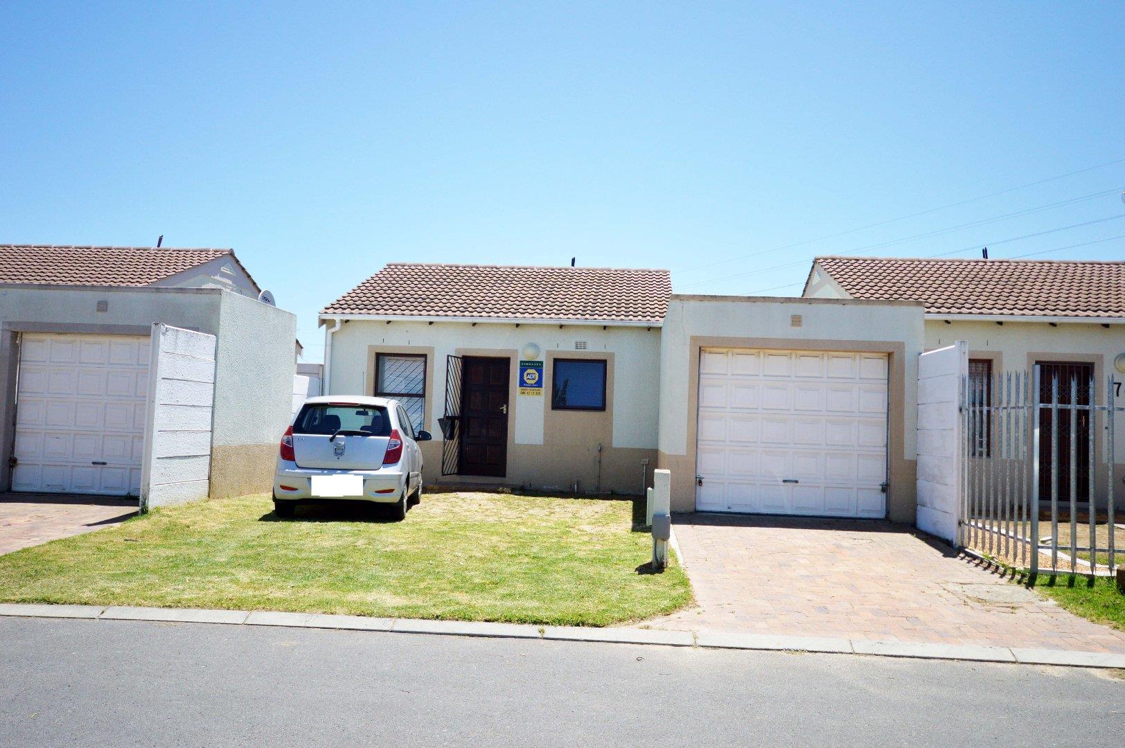 Victoria Park, Somerset West Property Property and houses for sale in