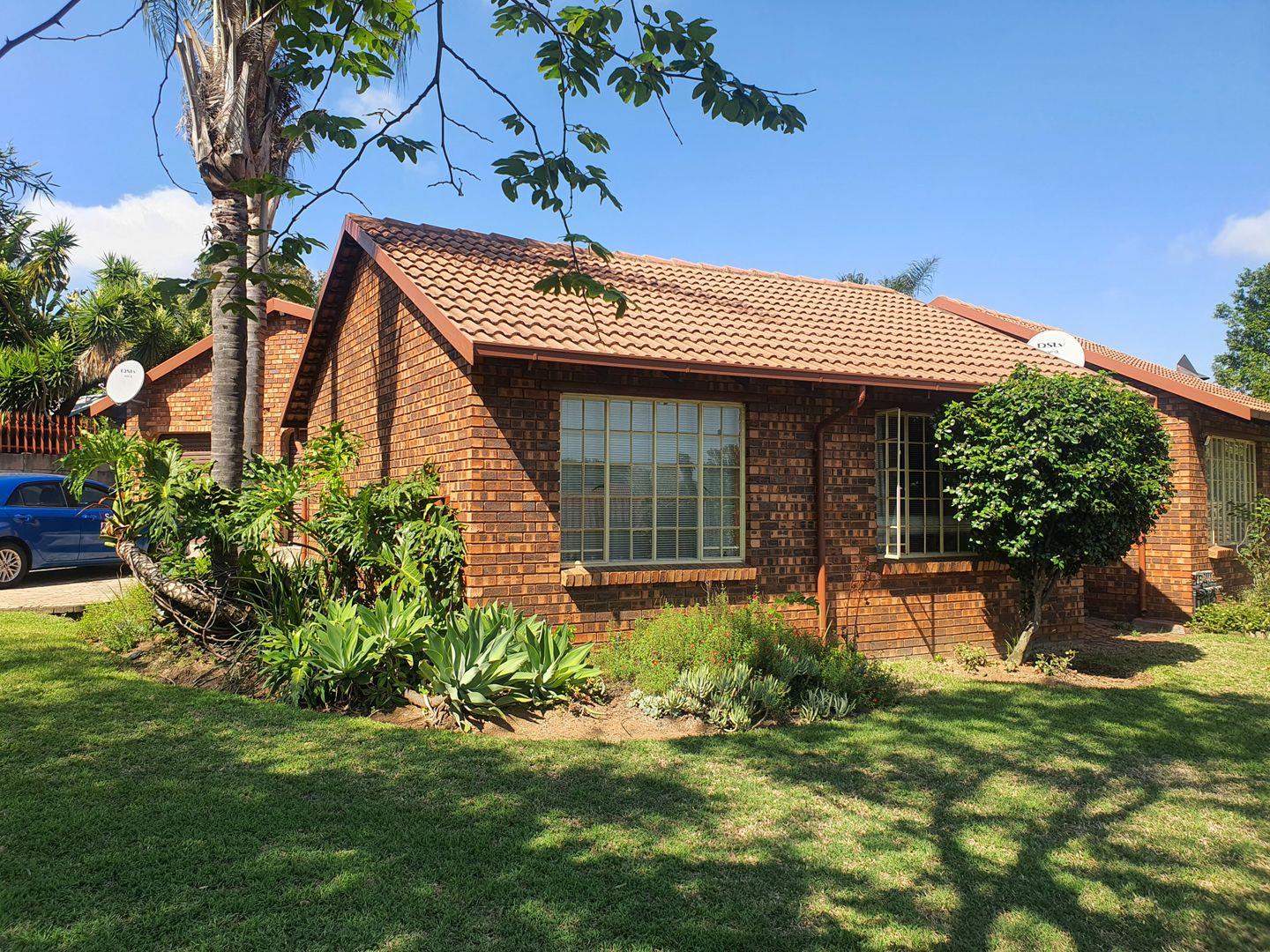 4 Bedroom House for sale in The Reeds P24113603222