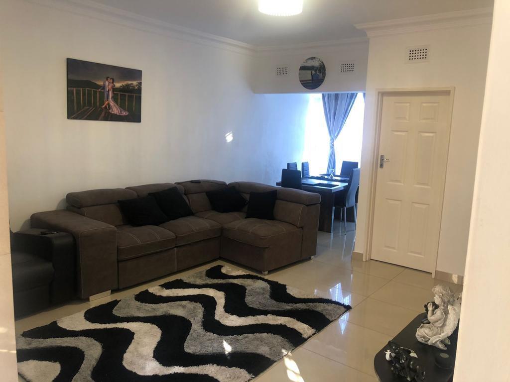 2 Bedroom Townhouse for sale in Malvern 255 Main Road P24113596604