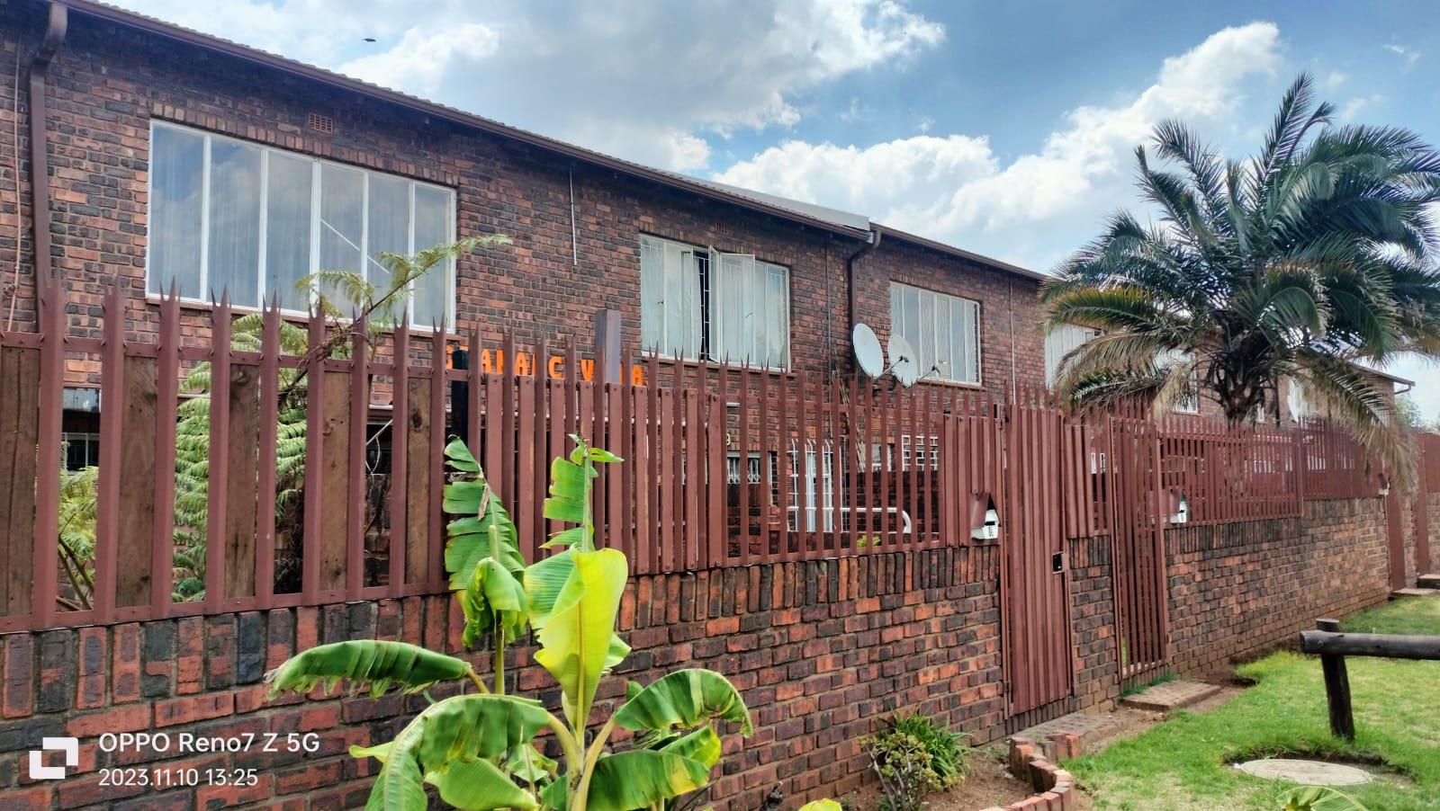 3 Bedroom Townhouse for sale in Beyers Park P24113604457
