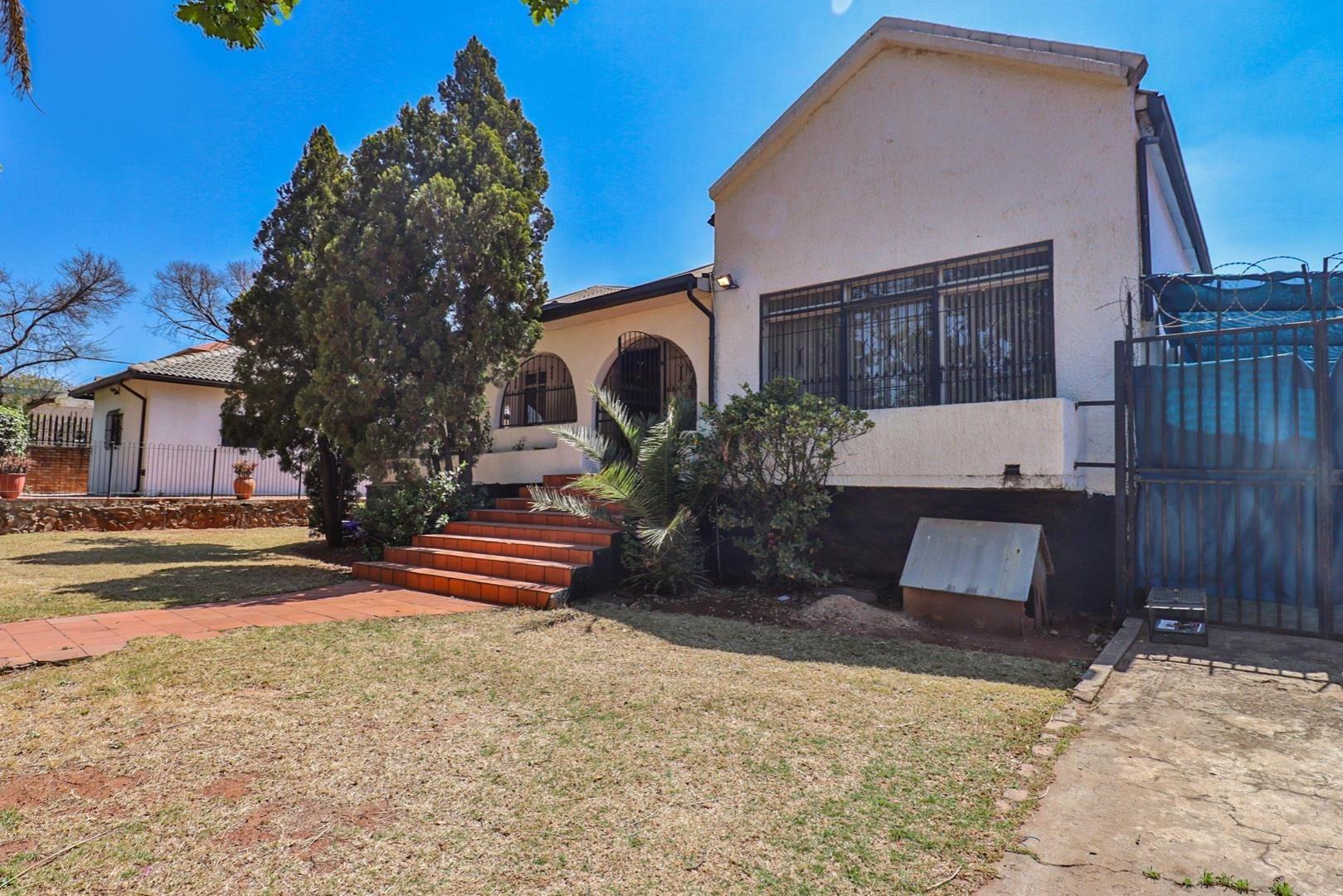 11 Bedroom House for sale in Jeppestown 1 Marshall Street P24110037117